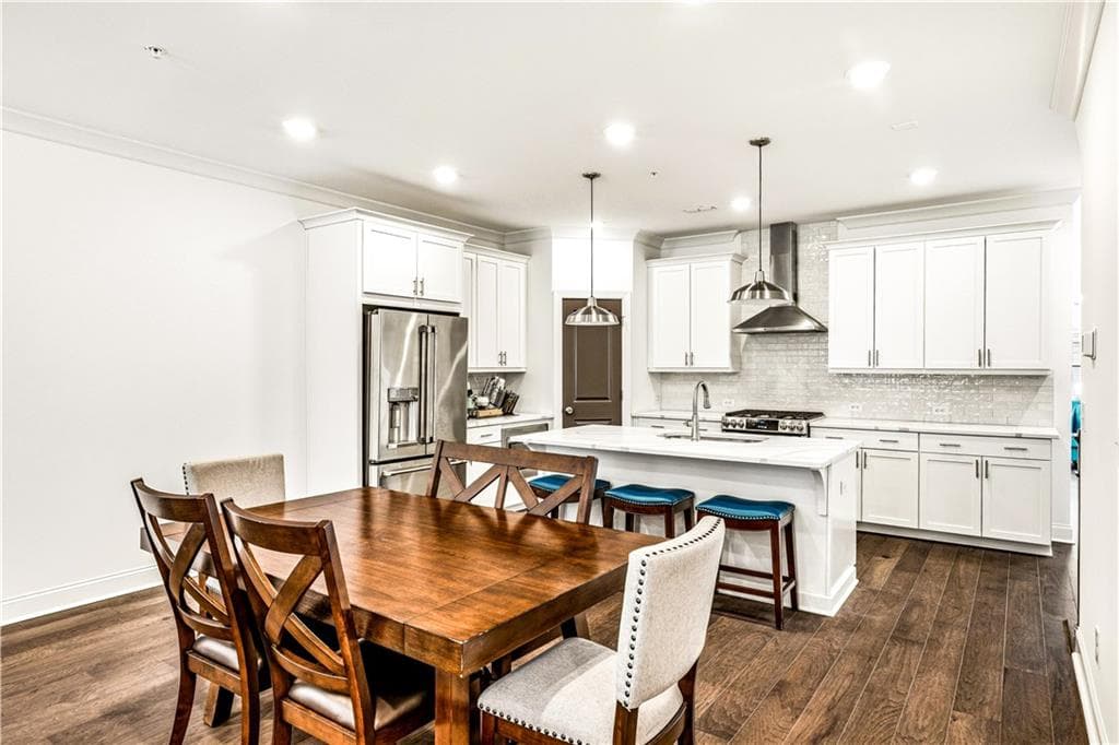 3 bedroom, 4 bathroom, 1,900 sq ft townhouse for sale at 407 Olmstead Way, Alpharetta, GA 30022 — photo 2