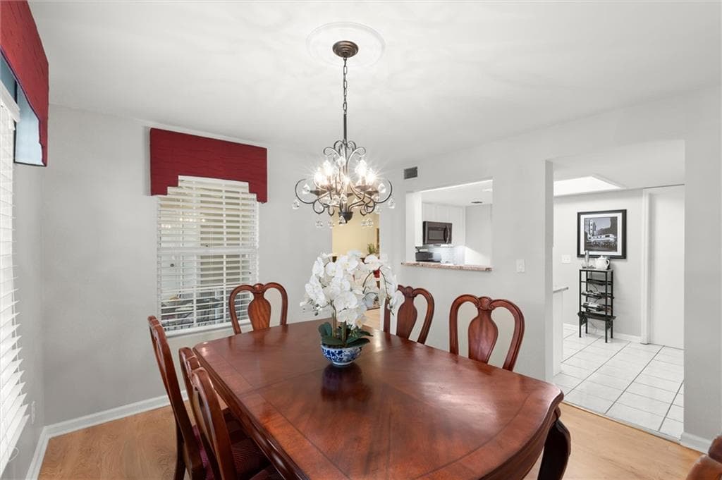 2 bedroom, 2 bathroom, 1,384 sq ft condominium for sale at 3062 Westwood Way, Alpharetta, GA 30004 — photo 9
