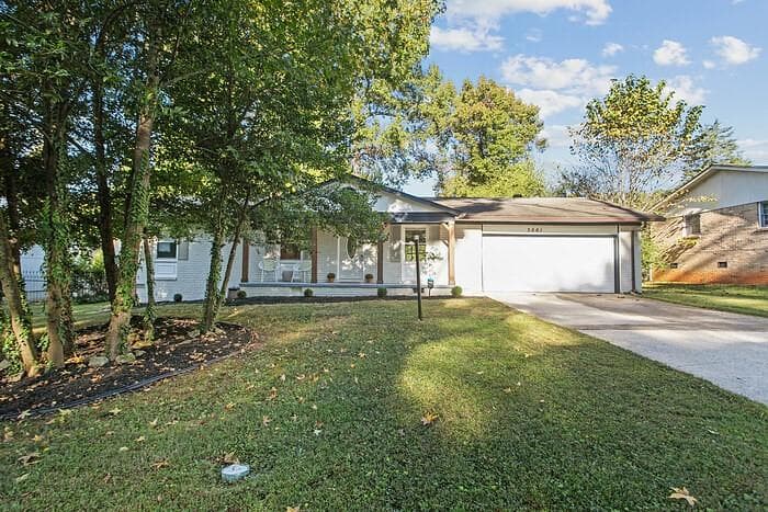 3 bedroom, 2 bathroom, 1,445 sq ft single family residence for sale at 3661 Manhattan Drive, Decatur, GA 30034 — photo 2