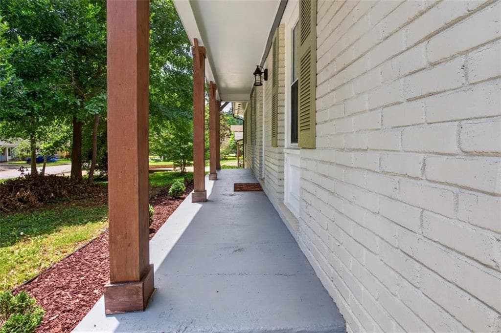 3 bedroom, 2 bathroom, 1,445 sq ft single family residence for sale at 3661 Manhattan Drive, Decatur, GA 30034 — photo 4