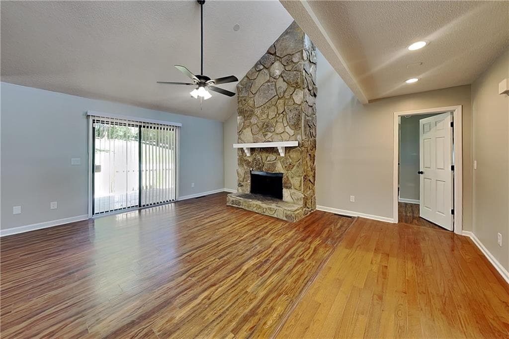 4 bedroom, 4 bathroom, 1,918 sq ft single family residence for rent at 340 Farm Path, Roswell, GA 30075 for $3,025 a month — photo 2