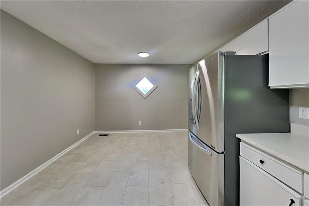 4 bedroom, 4 bathroom, 1,918 sq ft single family residence for rent at 340 Farm Path, Roswell, GA 30075 for $3,025 a month — photo 4