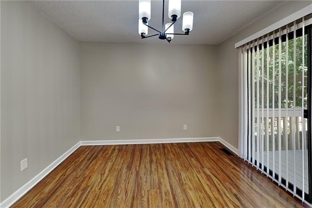 4 bedroom, 4 bathroom, 1,918 sq ft single family residence for rent at 340 Farm Path, Roswell, GA 30075 for $3,025 a month — photo 5