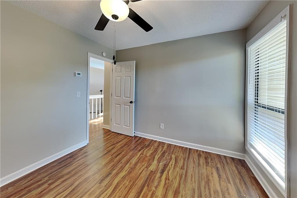 4 bedroom, 4 bathroom, 1,918 sq ft single family residence for rent at 340 Farm Path, Roswell, GA 30075 for $3,025 a month — photo 10