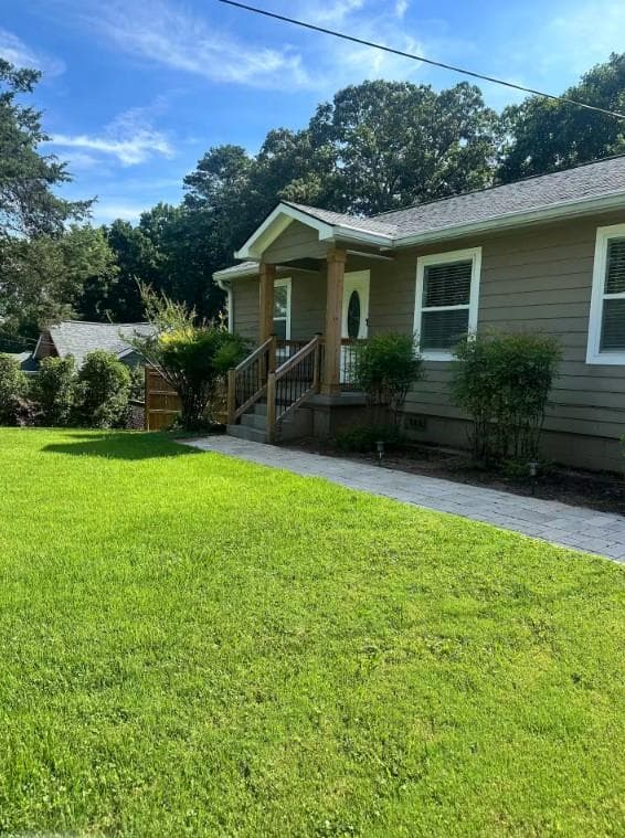 3 bedroom, 1 bathroom, 1,104 sq ft single family residence for sale at 107 Dogwood Drive, Marietta, GA 30068 — photo 2