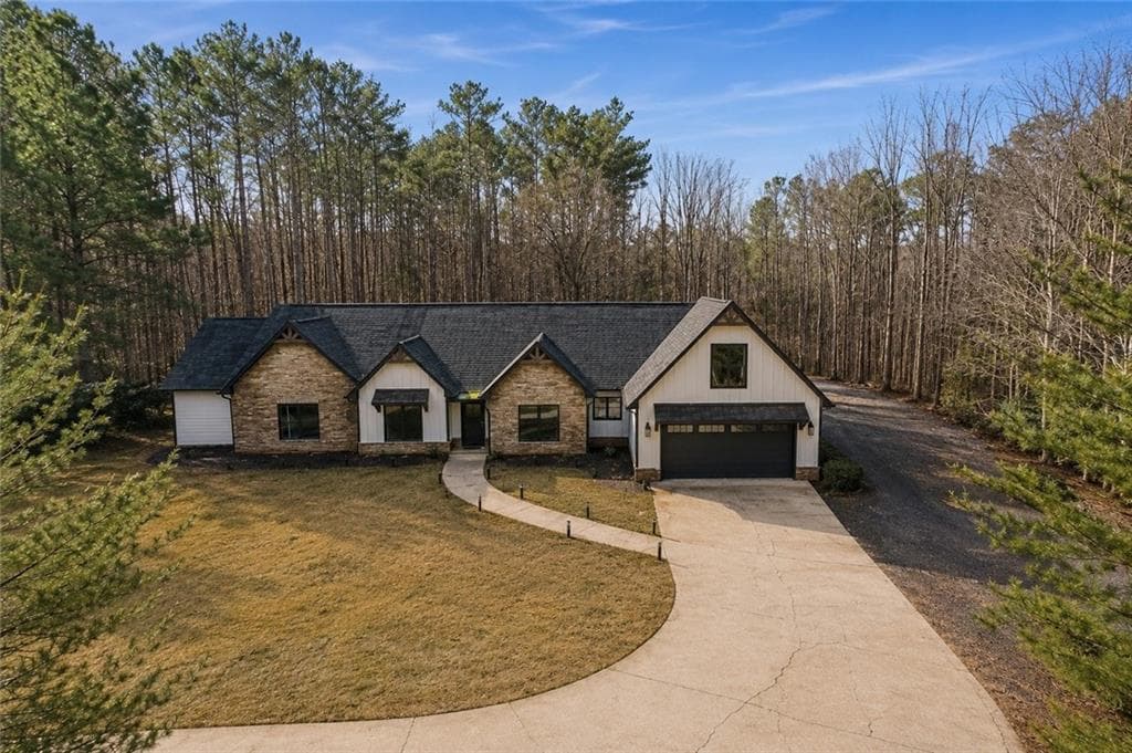 5 bedroom, 2 bathroom, 3,400 sq ft single family residence for sale at 635 Colbert Road, Dallas, GA 30132