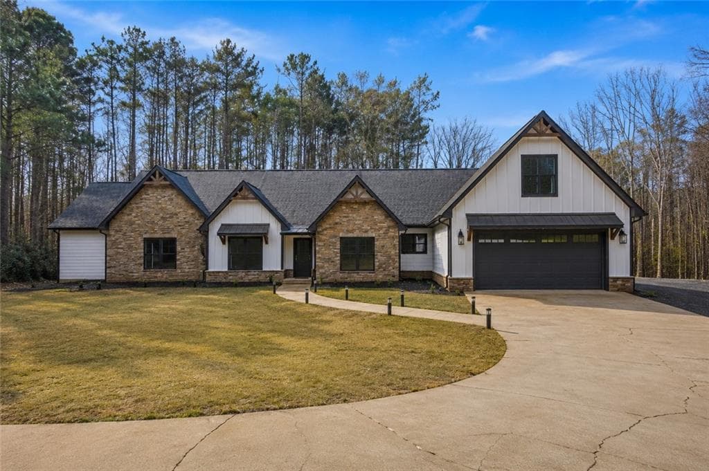 5 bedroom, 2 bathroom, 3,400 sq ft single family residence for sale at 635 Colbert Road, Dallas, GA 30132 — photo 2
