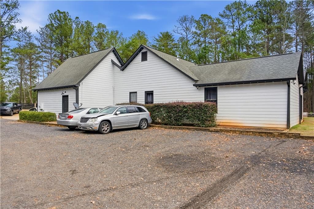 5 bedroom, 2 bathroom, 3,400 sq ft single family residence for sale at 635 Colbert Road, Dallas, GA 30132 — photo 5