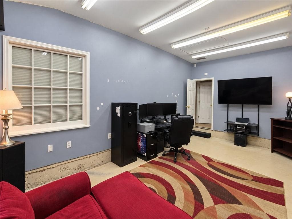 4 bedroom, 3 bathroom, 2,950 sq ft single family residence for sale at 1064 Bellaire Court, Lawrenceville, GA 30043 — photo 10