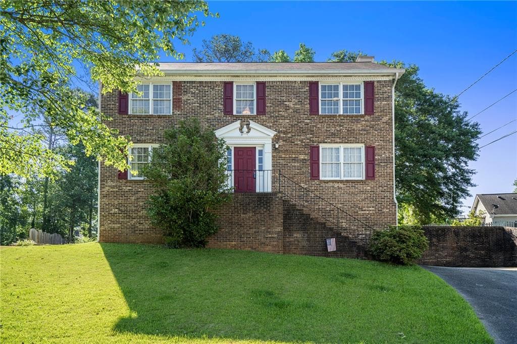 4 bedroom, 3 bathroom, 2,130 sq ft single family residence for sale at 2260 Deer Oaks Trail, Lawrenceville, GA 30044 — photo 2