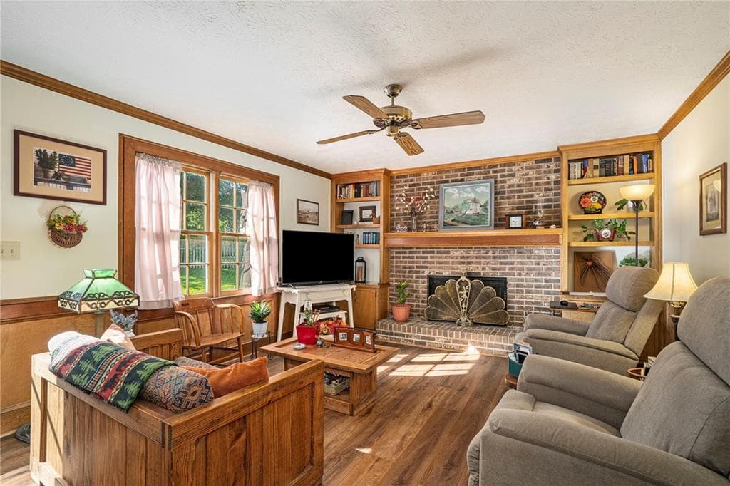 4 bedroom, 3 bathroom, 2,130 sq ft single family residence for sale at 2260 Deer Oaks Trail, Lawrenceville, GA 30044 — photo 5