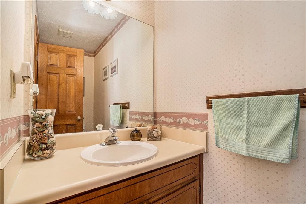 4 bedroom, 3 bathroom, 2,130 sq ft single family residence for sale at 2260 Deer Oaks Trail, Lawrenceville, GA 30044 — photo 10