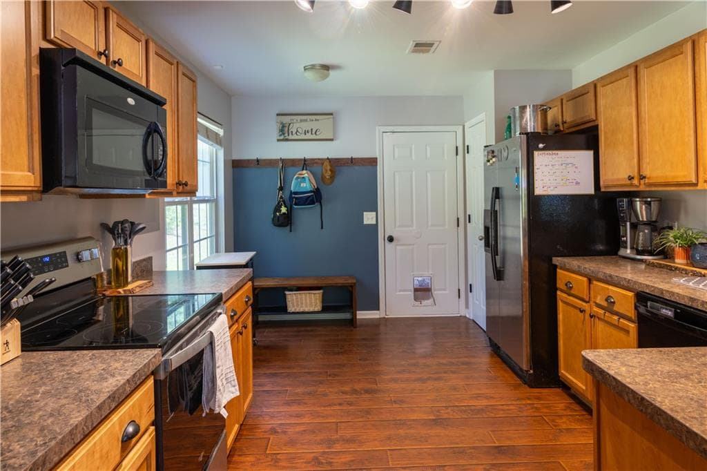 3 bedroom, 2 bathroom, 1,479 sq ft single family residence for sale at 243 Pine Tree Drive, Dawsonville, GA 30534 — photo 6