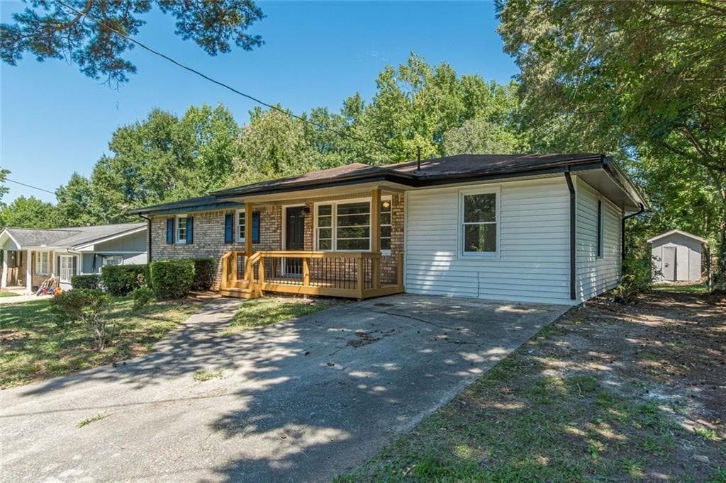 4 bedroom, 2 bathroom, 1,352 sq ft single family residence for sale at 6405 Kensington Court, Austell, GA 30106