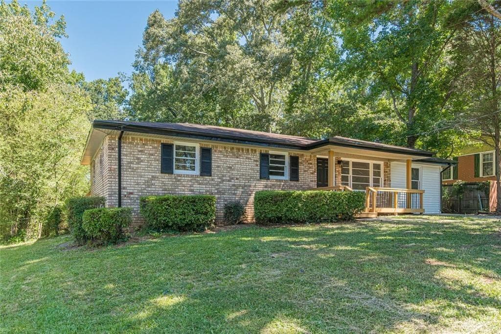 4 bedroom, 2 bathroom, 1,352 sq ft single family residence for sale at 6405 Kensington Court, Austell, GA 30106 — photo 5