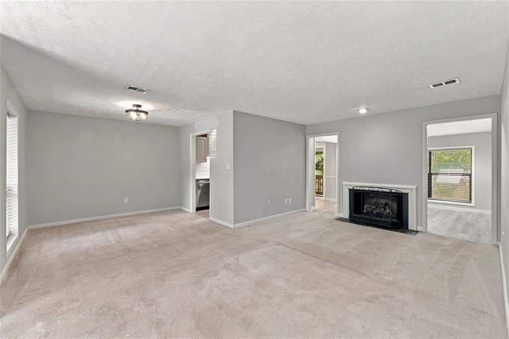 2 bedroom, 2 bathroom, 1,335 sq ft condominium for sale at 8740 Roswell Road 6D, Sandy Springs, GA 30350 — photo 5