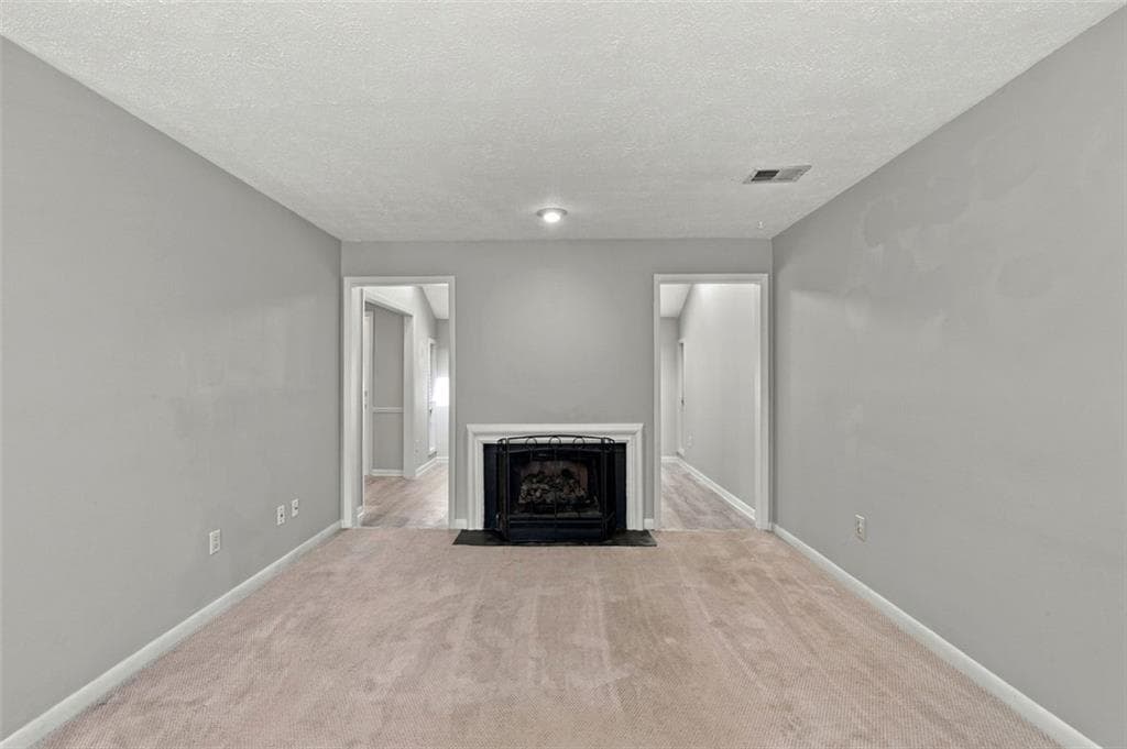 2 bedroom, 2 bathroom, 1,335 sq ft condominium for sale at 8740 Roswell Road 6D, Sandy Springs, GA 30350 — photo 6