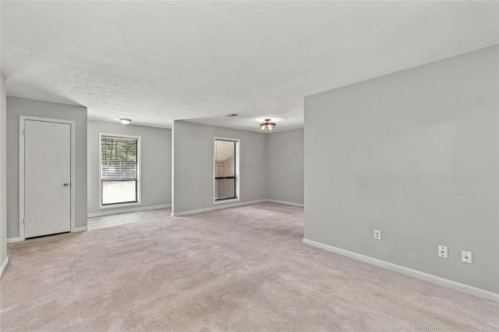 2 bedroom, 2 bathroom, 1,335 sq ft condominium for sale at 8740 Roswell Road 6D, Sandy Springs, GA 30350 — photo 7