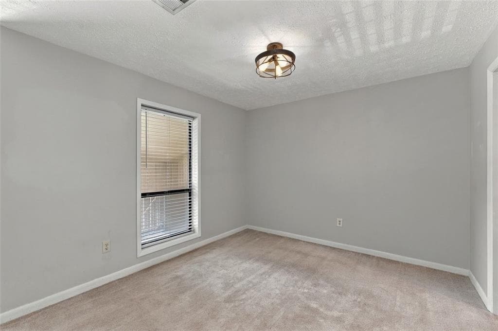 2 bedroom, 2 bathroom, 1,335 sq ft condominium for sale at 8740 Roswell Road 6D, Sandy Springs, GA 30350 — photo 9
