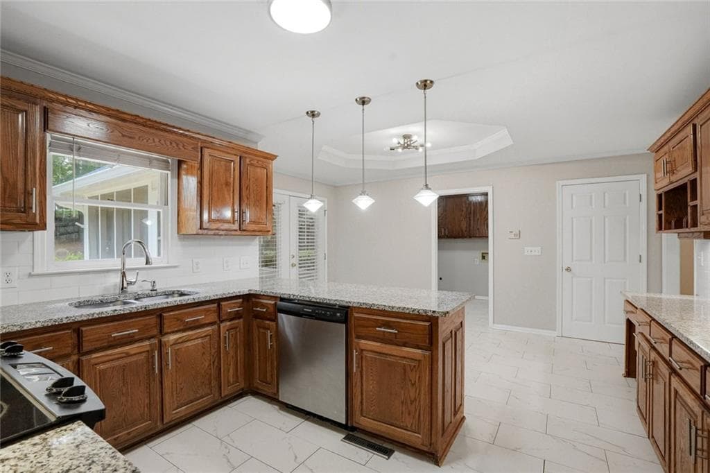 4 bedroom, 3 bathroom, 4,400 sq ft single family residence for rent at 13 Bedford Ridge, Cartersville, GA 30121 for $3,300 a month — photo 5