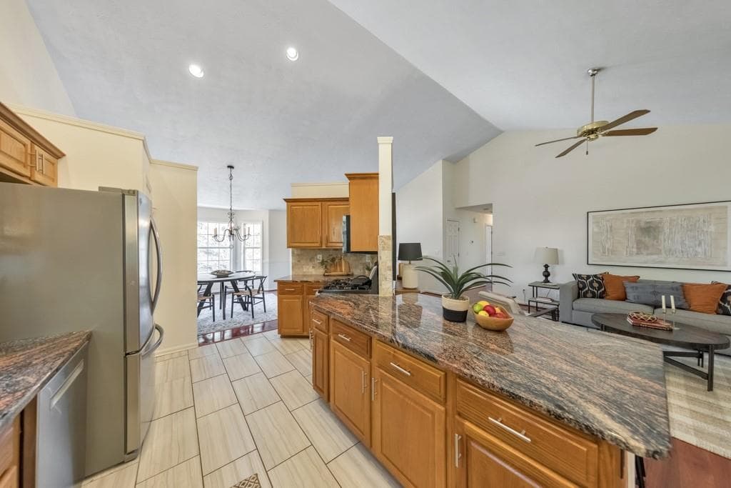3 bedroom, 3 bathroom, 2,406 sq ft single family residence for sale at 2588 Kennesaw Springs Court, Kennesaw, GA 30144 — photo 6