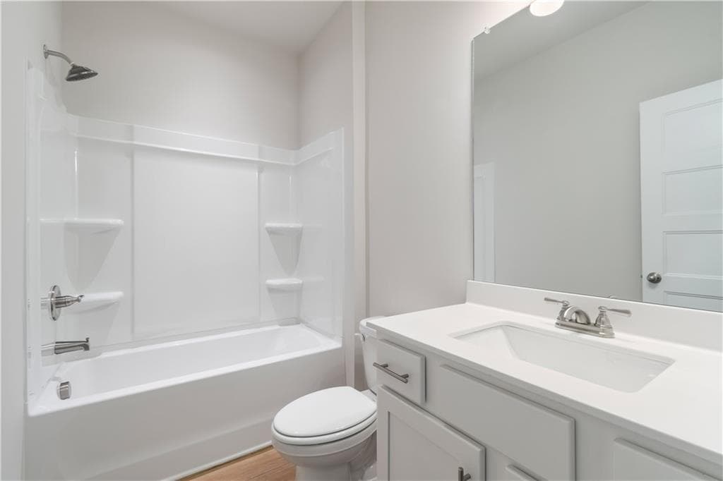 5 bedroom, 4 bathroom, 2,800 sq ft single family residence for sale at 681 Winding Rose Drive, Hoschton, GA 30548 — photo 5