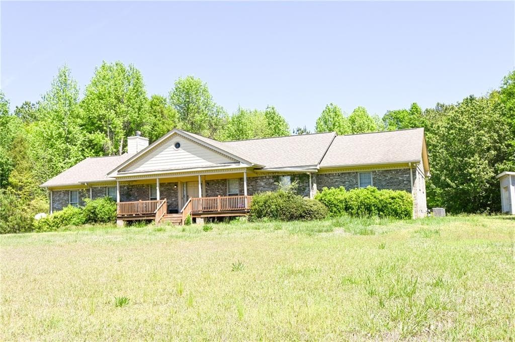4 bedroom, 4 bathroom, 3,365 sq ft single family residence for sale at 2755 Langley Road, Loganville, GA 30052 — photo 3