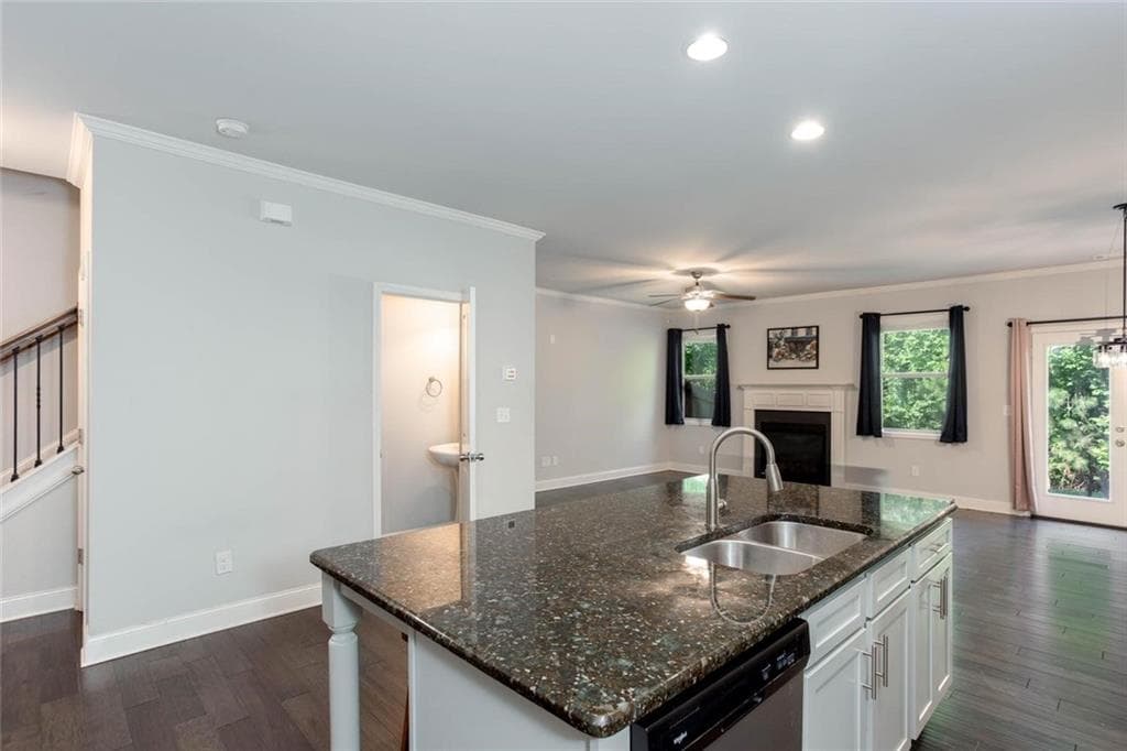 3 bedroom, 3 bathroom, 1,890 sq ft townhouse for sale at 4446 Greys Rise Way, Marietta, GA 30008 — photo 8