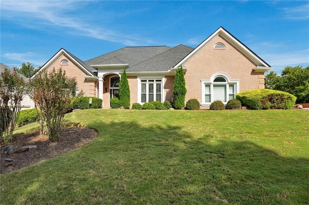 6 bedroom, 5 bathroom, 5,213 sq ft single family residence for sale at 6201 Indian River Drive, Peachtree Corners, GA 30092 — photo 2