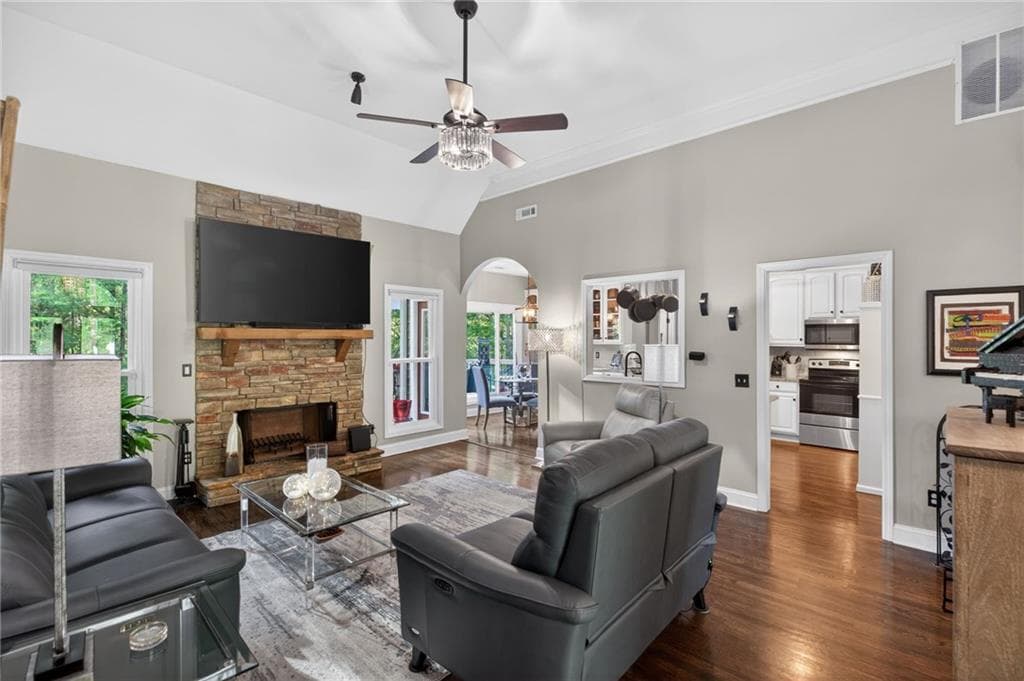 4 bedroom, 2 bathroom, 2,095 sq ft single family residence for sale at 5364 Britton Drive, Villa Rica, GA 30180 — photo 4