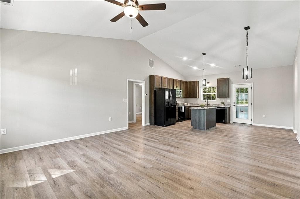 3 bedroom, 2 bathroom, 1,320 sq ft single family residence for sale at 372 Mcgarity Road, Temple, GA 30179 — photo 4