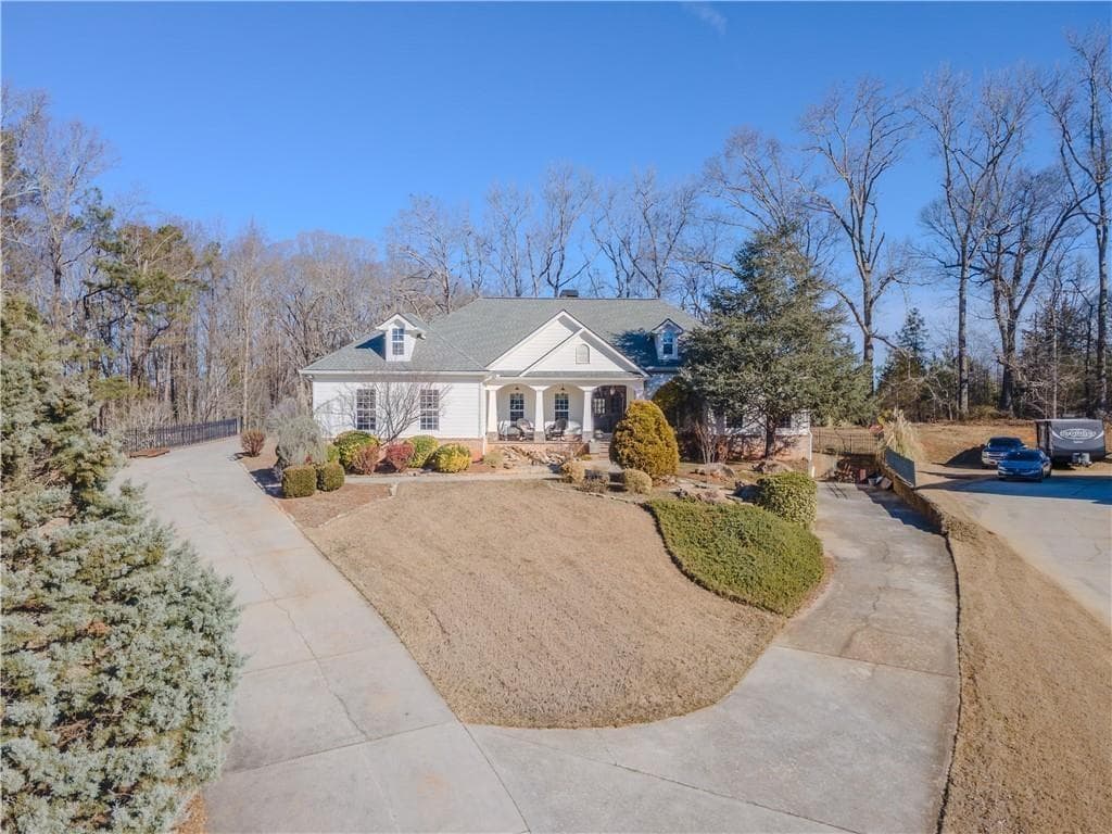 3 bedroom, 3 bathroom, 2,684 sq ft single family residence for sale at 410 Caldwell Lane, Hoschton, GA 30548 — photo 8