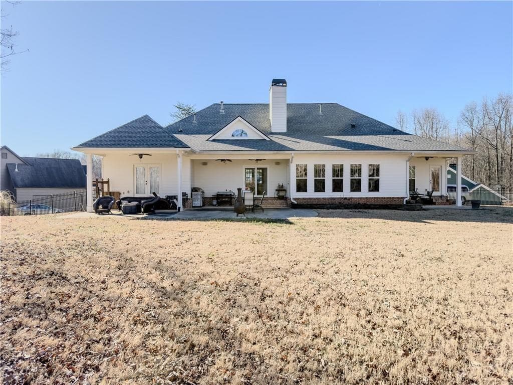 3 bedroom, 3 bathroom, 2,684 sq ft single family residence for sale at 410 Caldwell Lane, Hoschton, GA 30548 — photo 3