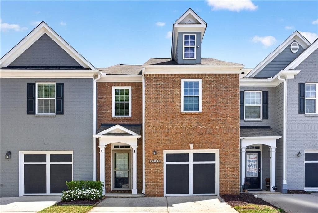 3 bedroom, 3 bathroom, 1,856 sq ft townhouse for sale at 4909 Sherwood Way, Cumming, GA 30040 — photo 3
