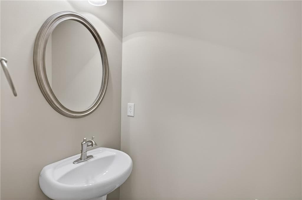 3 bedroom, 3 bathroom, 1,856 sq ft townhouse for sale at 4909 Sherwood Way, Cumming, GA 30040 — photo 6