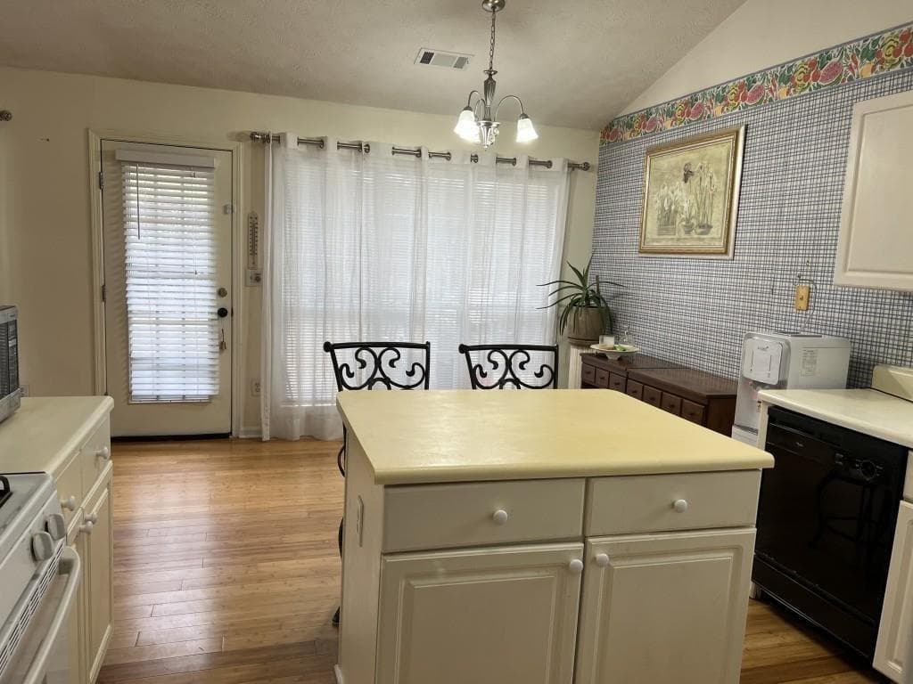 3 bedroom, 2 bathroom, 1,766 sq ft single family residence for rent at 1590 Westfield Court, Lawrenceville, GA 30043 for $2,200 a month — photo 8