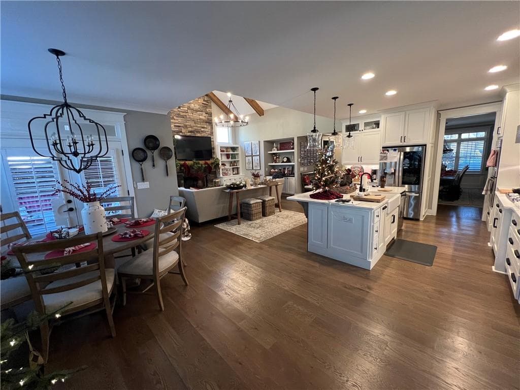 5 bedroom, 4 bathroom, 3,834 sq ft single family residence for sale at 6332 Granbury Walk, Acworth, GA 30101 — photo 2