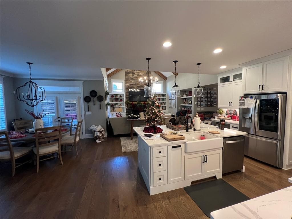 5 bedroom, 4 bathroom, 3,834 sq ft single family residence for sale at 6332 Granbury Walk, Acworth, GA 30101 — photo 4