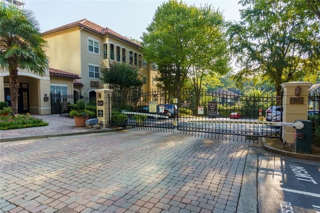 2 bedroom, 2 bathroom, 1,134 sq ft condominium for sale at 955 Juniper Street 4323, Atlanta, GA 30309 — photo 5