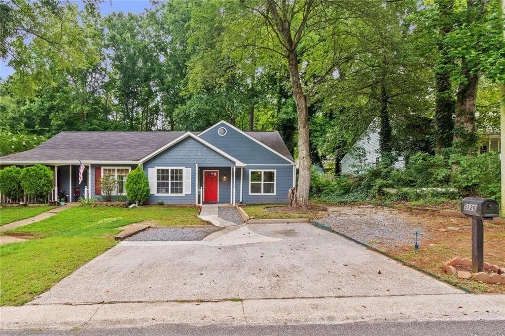 3 bedroom, 2 bathroom, 1,304 sq ft townhouse for sale at 5126 Farm Place Drive, Woodstock, GA 30188 — photo 2