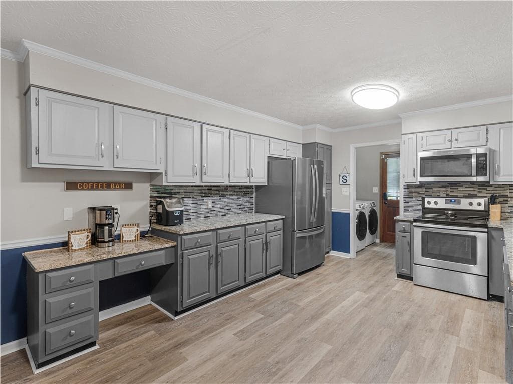 4 bedroom, 3 bathroom, 2,563 sq ft single family residence for sale at 185 Briar Patch Road, Covington, GA 30014 — photo 3