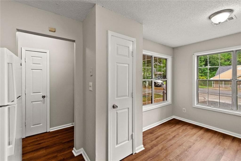 3 bedroom, 2 bathroom, 1,304 sq ft townhouse for sale at 5126 Farm Place Drive, Woodstock, GA 30188 — photo 9