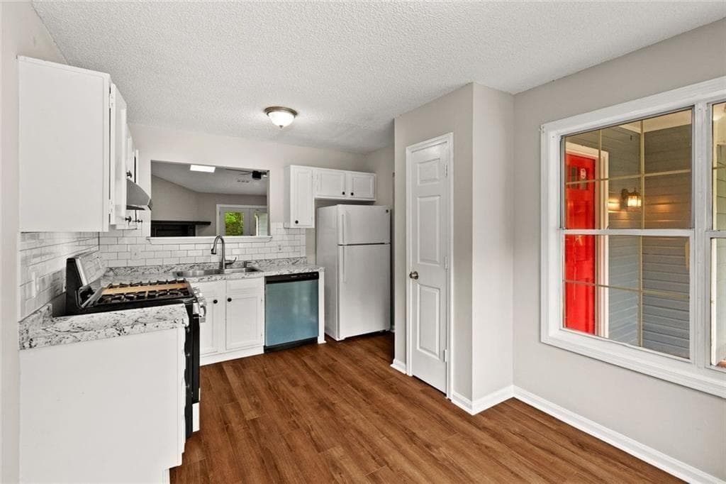 3 bedroom, 2 bathroom, 1,304 sq ft townhouse for sale at 5126 Farm Place Drive, Woodstock, GA 30188 — photo 10