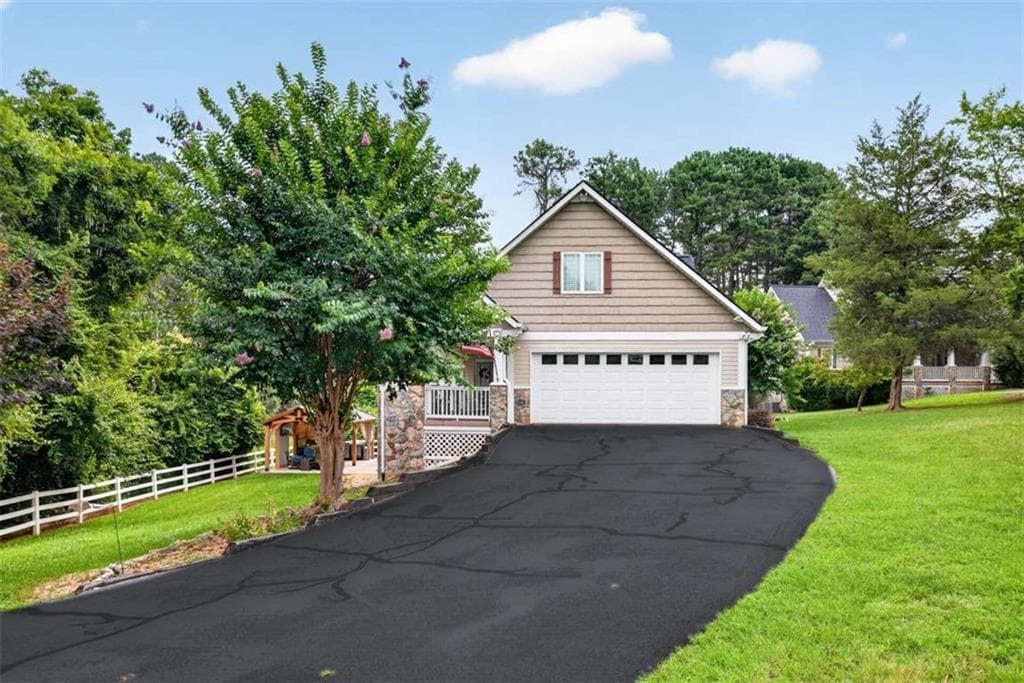 4 bedroom, 3 bathroom, 3,426 sq ft single family residence for sale at 59 Players Lane, Hartwell, GA 30643 — photo 3