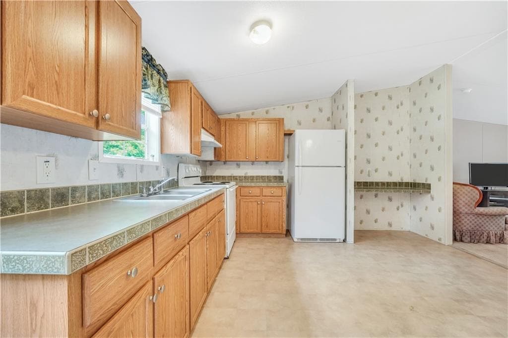 3 bedroom, 2 bathroom, 1,152 sq ft single family residence for sale at 405 Loblolly Drive, Sparta, GA 31087 — photo 9