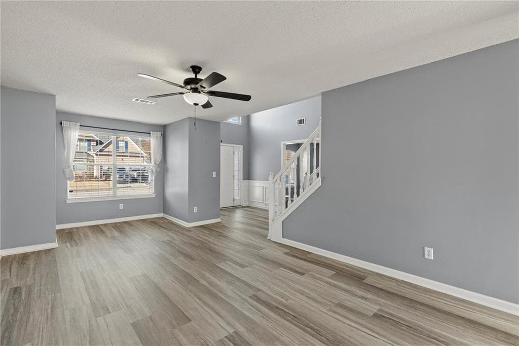5 bedroom, 4 bathroom, 3,736 sq ft single family residence for sale at 541 Hamlet Drive, Hampton, GA 30228 — photo 3