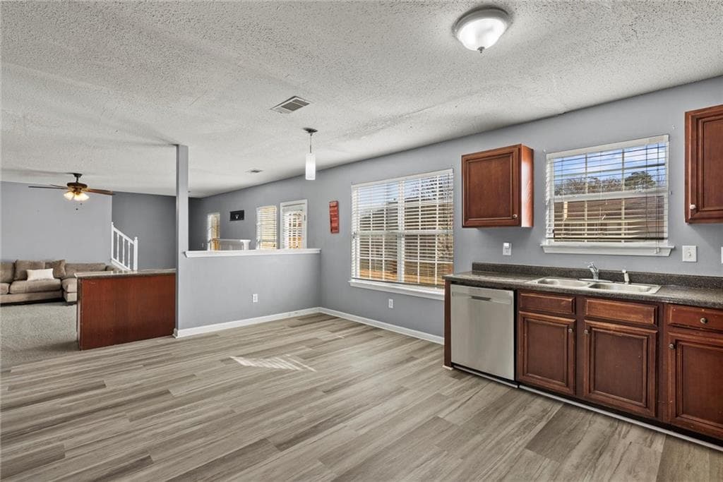 5 bedroom, 4 bathroom, 3,736 sq ft single family residence for sale at 541 Hamlet Drive, Hampton, GA 30228 — photo 9