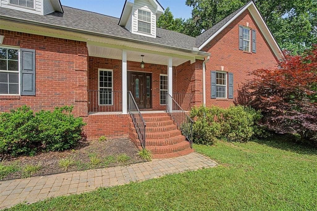 6 bedroom, 3 bathroom, 5,470 sq ft single family residence for sale at 994 Rainey Road, Temple, GA 30179 — photo 8