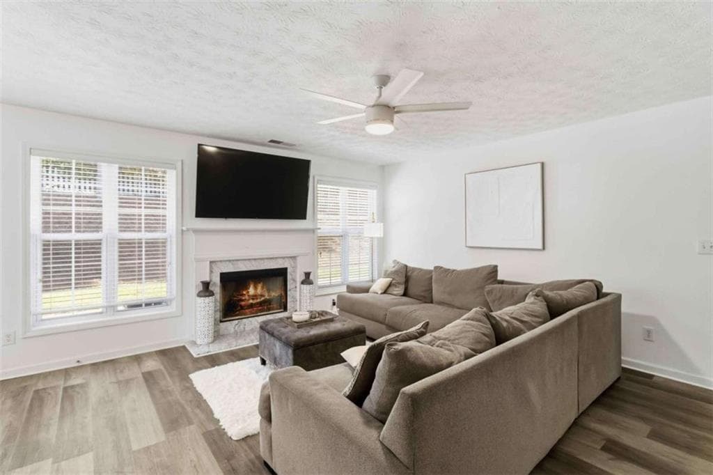 4 bedroom, 3 bathroom, 1,922 sq ft single family residence for sale at 2800 General Lee Way, Buford, GA 30519 — photo 4