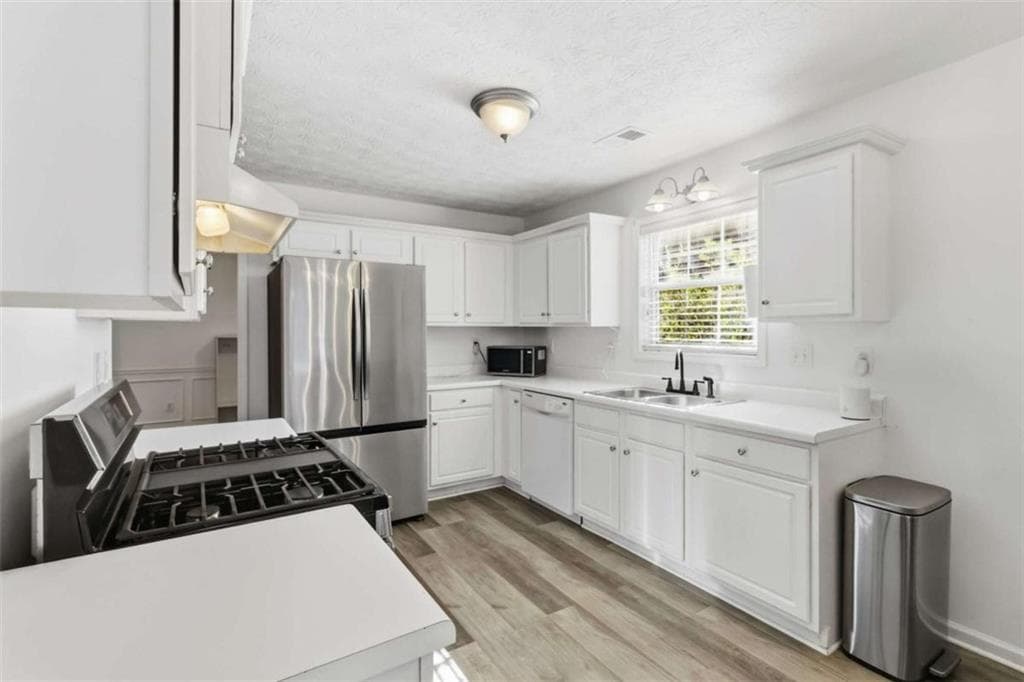 4 bedroom, 3 bathroom, 1,922 sq ft single family residence for sale at 2800 General Lee Way, Buford, GA 30519 — photo 7